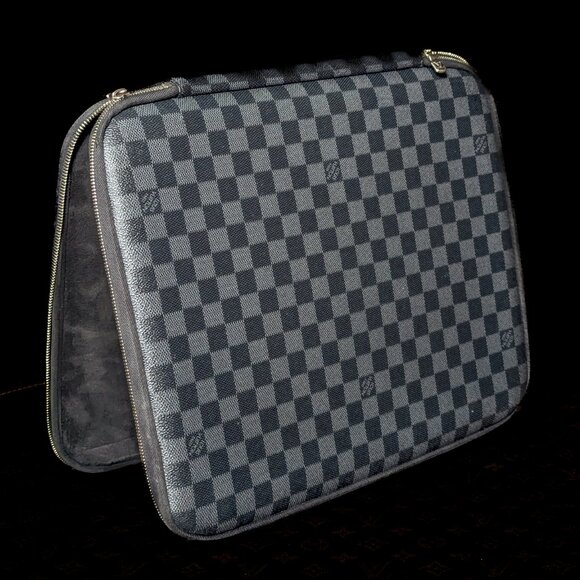 LOUIS VUITTON Damier Graphite Computer Sleeve MM fits Macbook Pro - Picture 5 of 16